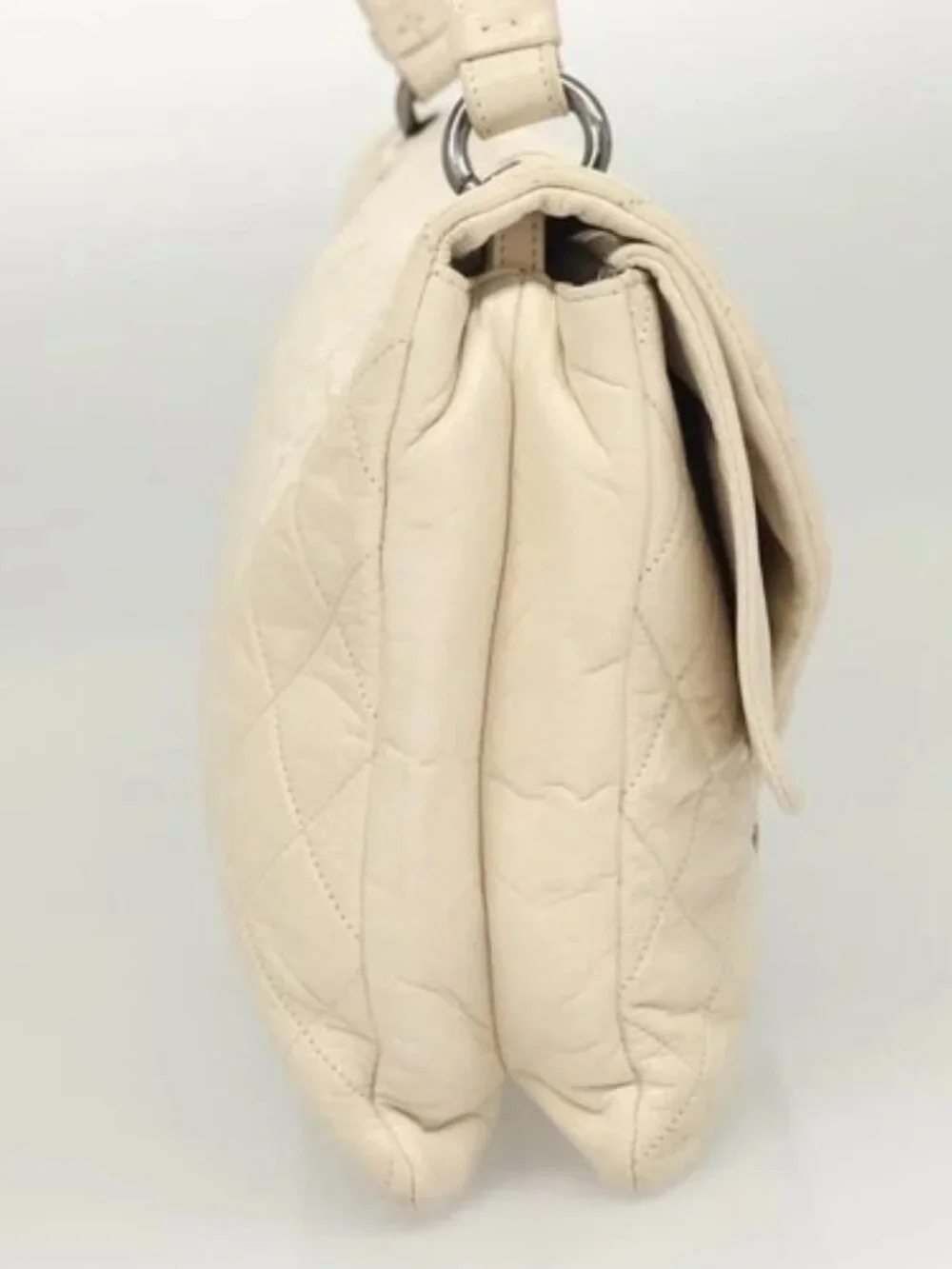 CHANEL Matelasse Shoulder Bag Lamb Skin White CC Auth 126364